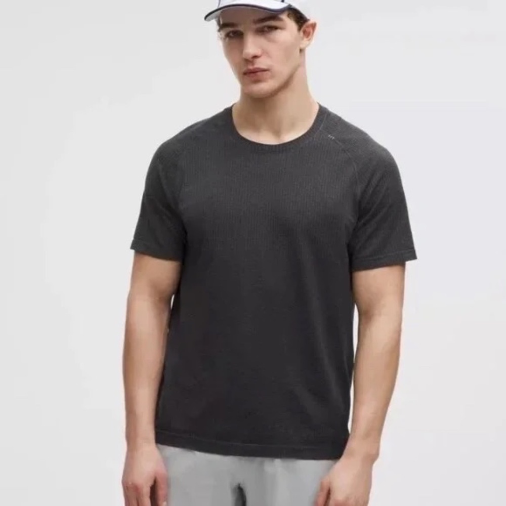 LULULEMON MEN'S METAL VENT TECH MIDWEIGHT HALF ZIP - GRAPHITE GRAY/BLACK